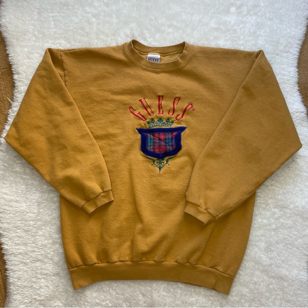 Guess Vintage 90’s mustard crewneck embroidered crest